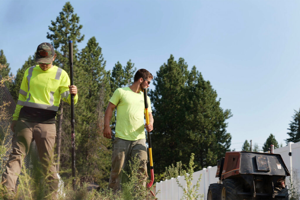 Intermax Fiber teams digging for fiber lines.